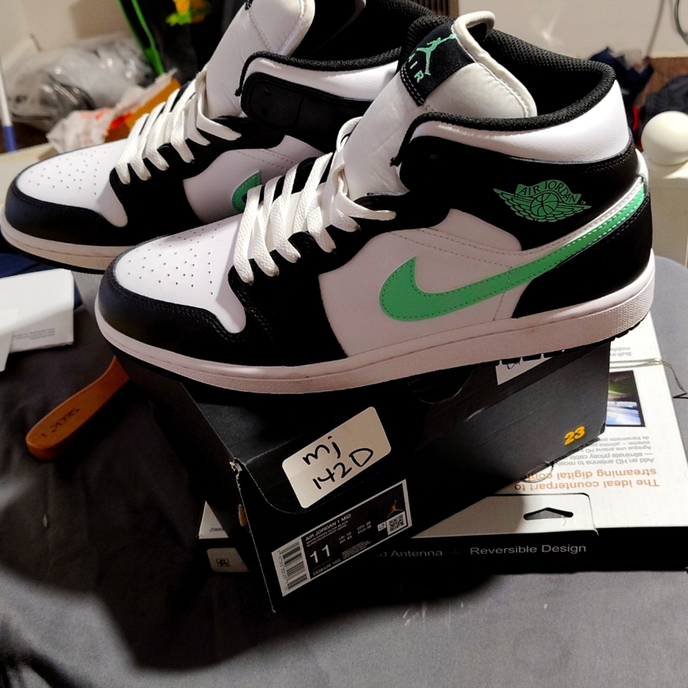 Air Jordan 1 Mid